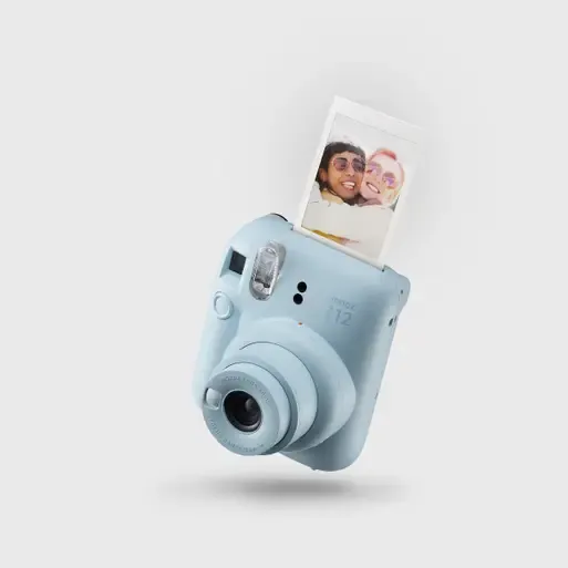 Instax™ mini Kamera med selfie spejl - fang øjeblikket og få det i hånden på få sekunder. Kompakt, retro og klar til sjov, perfekt til fester, rejser og som gave. Vælg mellem 5 friske farver 